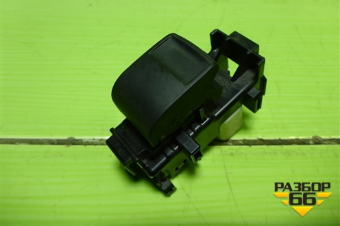Кнопка стеклоподъёмника для Toyota Rav-4 с 2012-2019г (Рав 4)