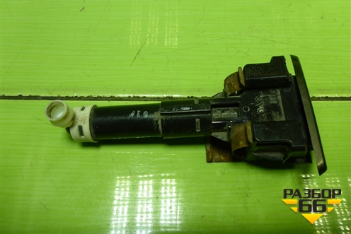 Форсунка омывателя фары правая для Toyota Rav-4 с 2012-2019г (Рав 4)