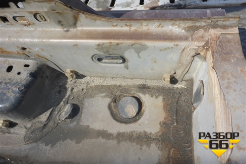 Порог со стойкой правый для Renault Duster I с 2010-2021г (Дастер)