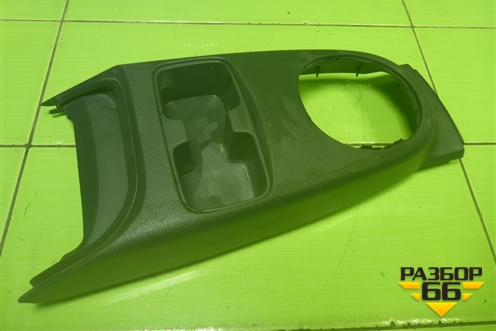 Консоль (7582179J1) для Suzuki SX4 с 2006-2013г (СХ4)