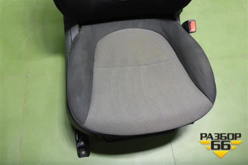 Сиденье переднее правое (с обогревом, без AIR BAG) для Hyundai Solaris с 2010-2016г (Солярис)