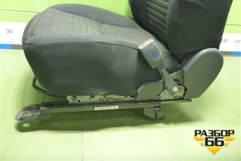 Сиденье переднее правое с AIR BAG (с подогревом) для Toyota Corolla (E15) с 2006-2013г (Королла 150)