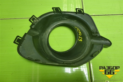 Накладка ПТФ правая (8321A598) для Mitsubishi Pajero/Montero Sport с 2008-2015г (Паджеро/Монтеро Спорт)