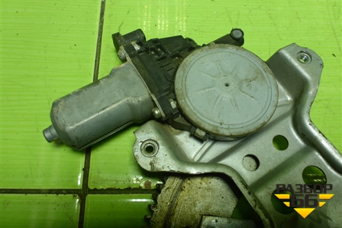 Стеклоподъёмник электрический передний левый для Suzuki SX4 с 2006-2013г (СХ4)