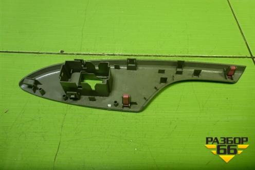 Накладка внутренняя (на обшивку двери задней правой) (7427112230) для Toyota Corolla (E15) с 2006-2013г (Королла 150)