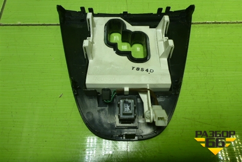 Накладка внутренняя (на кулису) для Toyota Auris с 2006-2012г (Аурис)