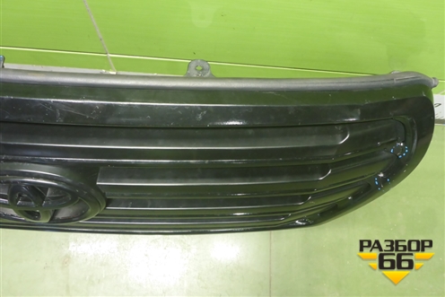 Решетка радиатора (после 2012 до 2015г под камеру) (5311460110) для Toyota Land Cruiser (200) с 2008г (Ленд Крузер)