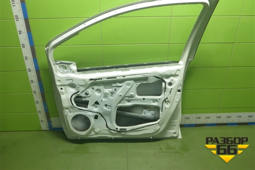 Дверь передняя правая для Toyota Vitz с 2010-2020г (Витц)