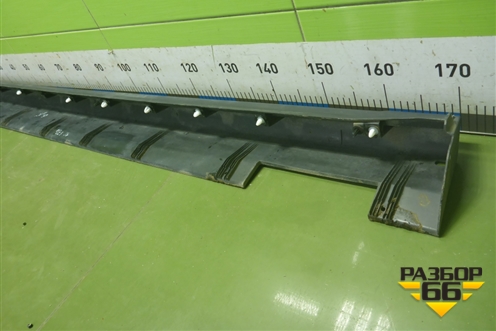 Накладка на порог наружная правая (410500516J0U) для Москвич 3 с 2022г