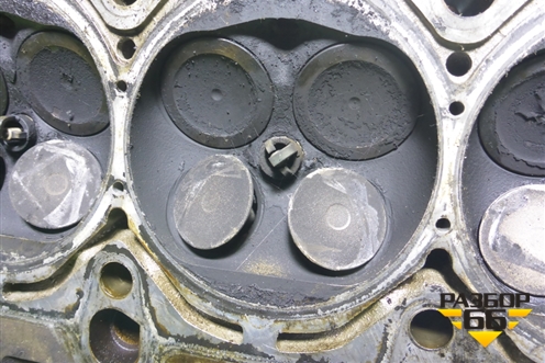 Головка блока цилиндров (2.0л BVY) для Volkswagen Passat (B6) с 2005-2010г (Пассат Б6)